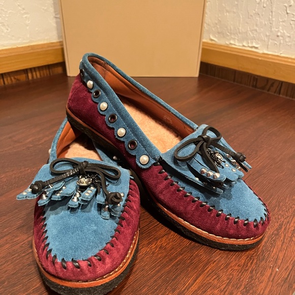 Stylish Blue and Burgundy Loafers - Picture 1 of 2